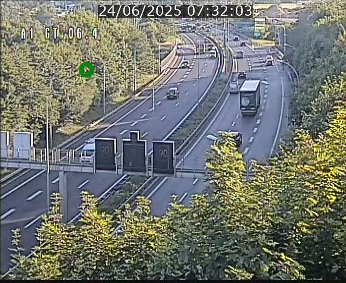 <h2>Traffic live webcam Luxembourg Hamm - A1 direction Sandweiler - BK 6.4</h2>