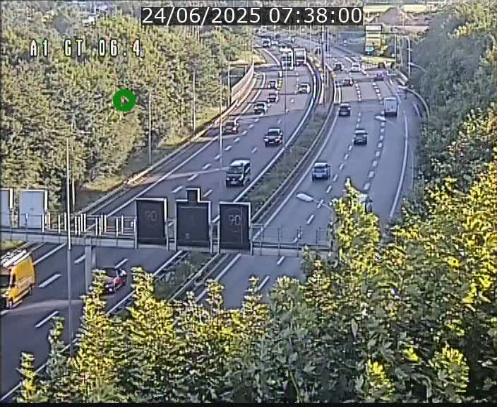 <h2>Traffic live webcam Luxembourg Hamm - A1 direction Sandweiler - BK 6.4</h2>