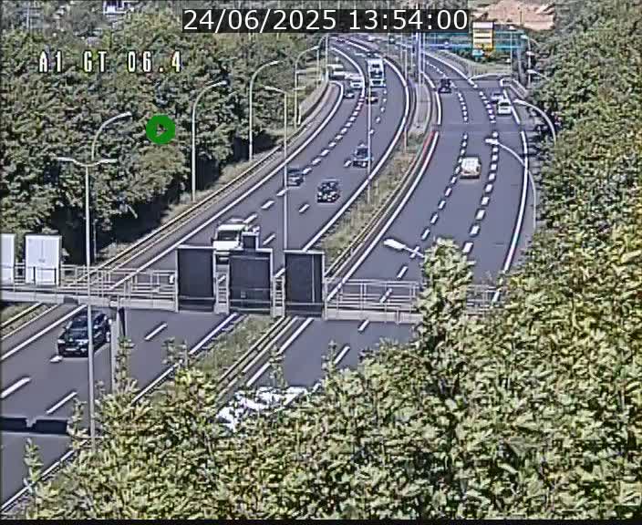 <h2>Traffic live webcam Luxembourg Hamm - A1 direction Sandweiler - BK 6.4</h2>