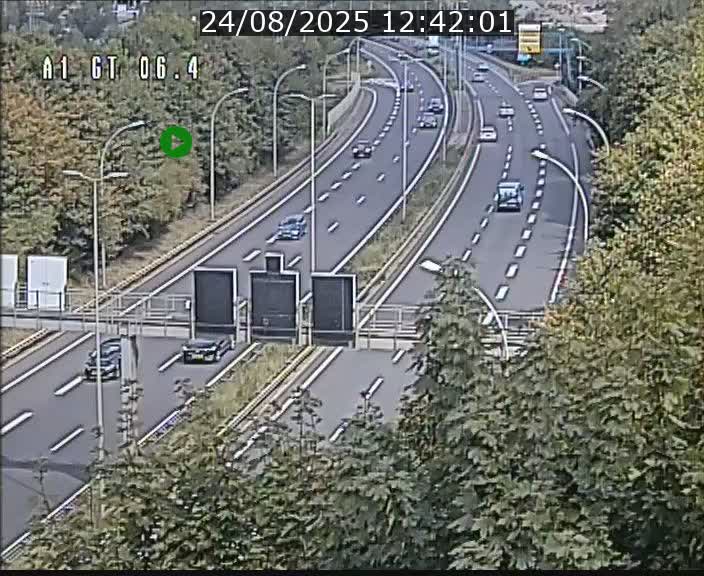 <h2>Traffic live webcam Luxembourg Hamm - A1 direction Sandweiler - BK 6.4</h2>