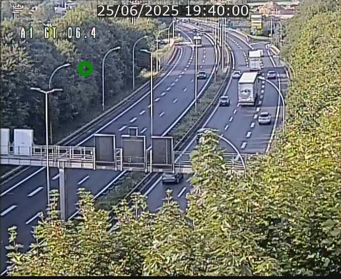 <h2>Traffic live webcam Luxembourg Hamm - A1 direction Sandweiler - BK 6.4</h2>