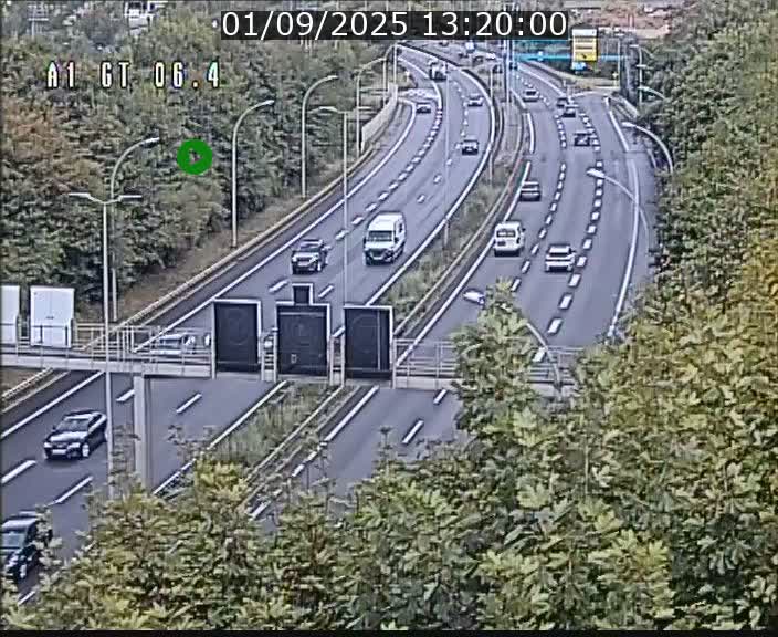 <h2>Traffic live webcam Luxembourg Hamm - A1 direction Sandweiler - BK 6.4</h2>
