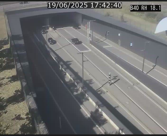<h2>Webcam sur la route de contournement d'Esch-Belval avant le tunnel Central Gate au niveau de la porte de France et du radar fixe</h2>