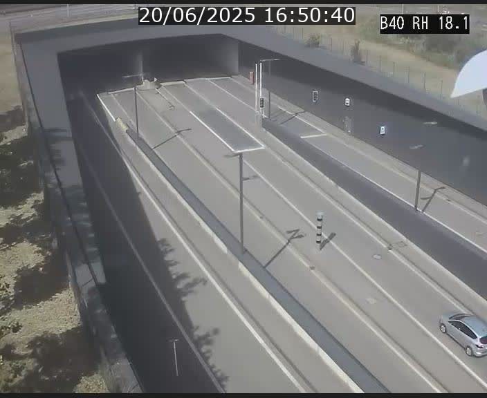 <h2>Webcam sur la route de contournement d'Esch-Belval avant le tunnel Central Gate au niveau de la porte de France et du radar fixe</h2>