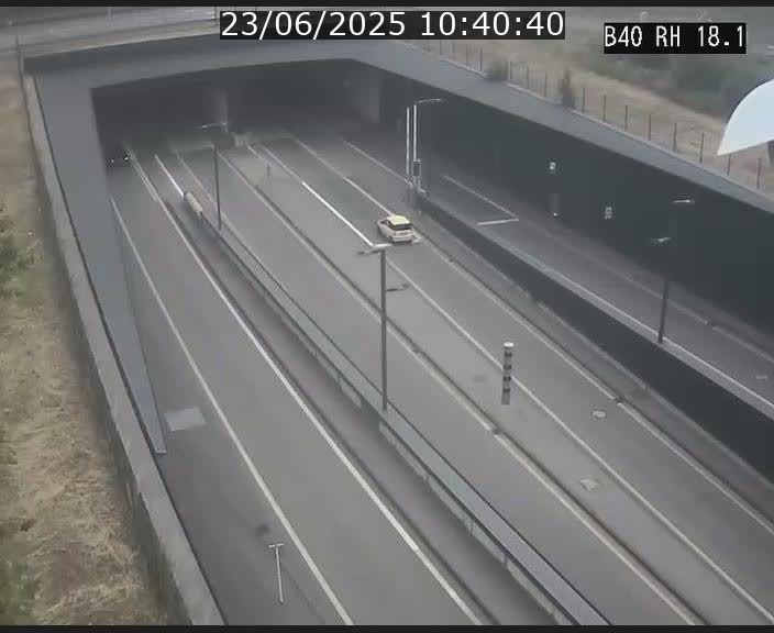 <h2>Webcam sur la route de contournement d'Esch-Belval avant le tunnel Central Gate au niveau de la porte de France et du radar fixe</h2>