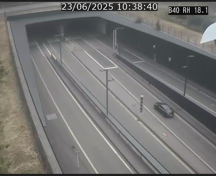 <h2>Webcam sur la route de contournement d'Esch-Belval avant le tunnel Central Gate au niveau de la porte de France et du radar fixe</h2>