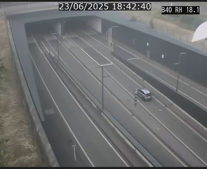 <h2>Webcam sur la route de contournement d'Esch-Belval avant le tunnel Central Gate au niveau de la porte de France et du radar fixe</h2>