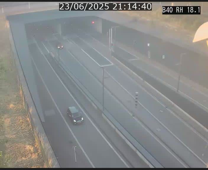 <h2>Webcam sur la route de contournement d'Esch-Belval avant le tunnel Central Gate au niveau de la porte de France et du radar fixe</h2>