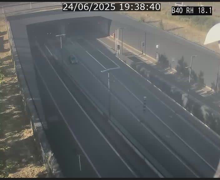 <h2>Webcam sur la route de contournement d'Esch-Belval avant le tunnel Central Gate au niveau de la porte de France et du radar fixe</h2>