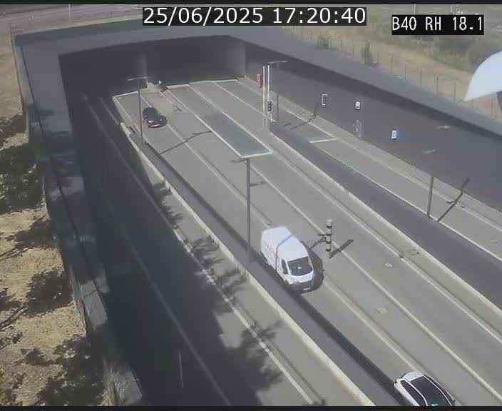 <h2>Webcam sur la route de contournement d'Esch-Belval avant le tunnel Central Gate au niveau de la porte de France et du radar fixe</h2>