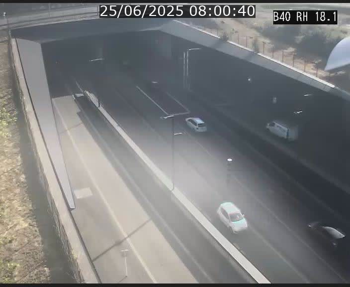 <h2>Webcam sur la route de contournement d'Esch-Belval avant le tunnel Central Gate au niveau de la porte de France et du radar fixe</h2>
