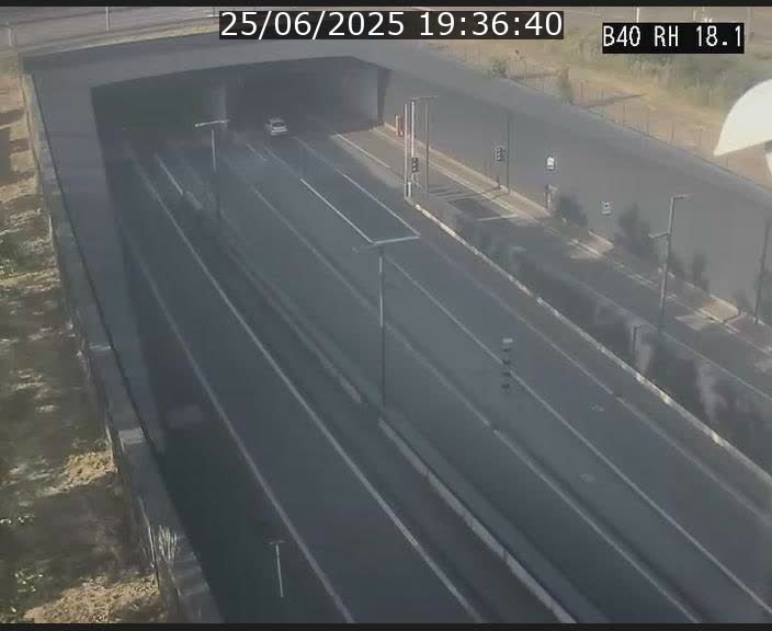 <h2>Webcam sur la route de contournement d'Esch-Belval avant le tunnel Central Gate au niveau de la porte de France et du radar fixe</h2>