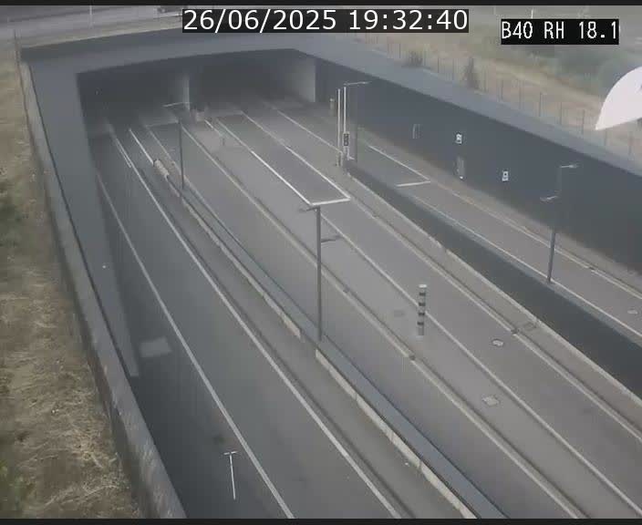 <h2>Webcam sur la route de contournement d'Esch-Belval avant le tunnel Central Gate au niveau de la porte de France et du radar fixe</h2>