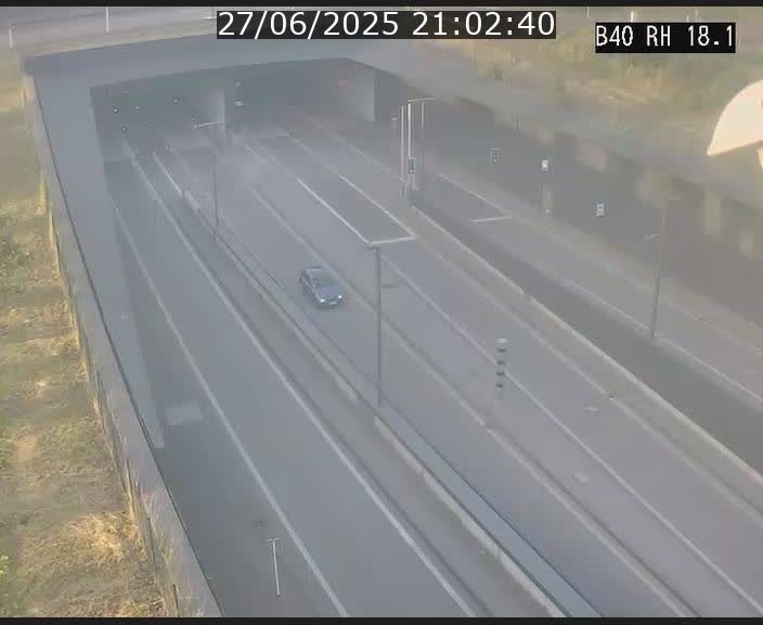 <h2>Webcam sur la route de contournement d'Esch-Belval avant le tunnel Central Gate au niveau de la porte de France et du radar fixe</h2>