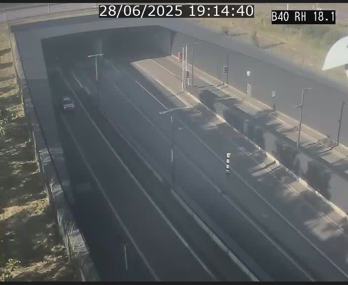 <h2>Webcam sur la route de contournement d'Esch-Belval avant le tunnel Central Gate au niveau de la porte de France et du radar fixe</h2>