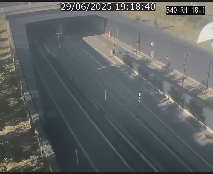 <h2>Webcam sur la route de contournement d'Esch-Belval avant le tunnel Central Gate au niveau de la porte de France et du radar fixe</h2>