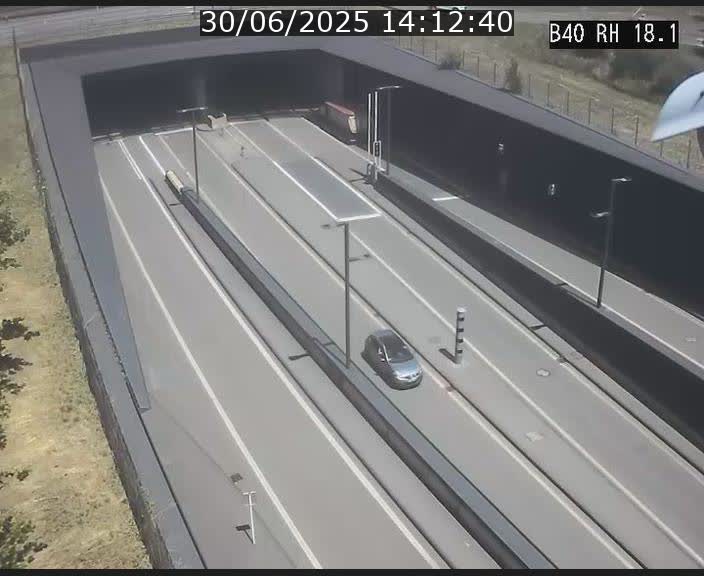 <h2>Webcam sur la route de contournement d'Esch-Belval avant le tunnel Central Gate au niveau de la porte de France et du radar fixe</h2>