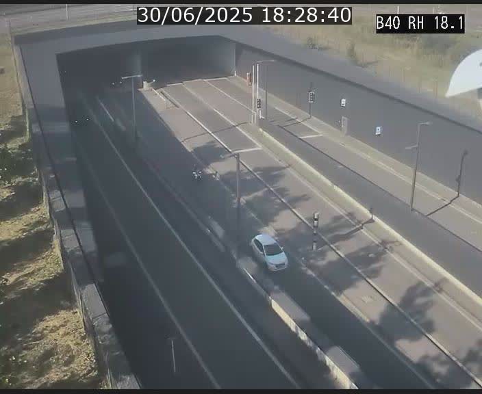 <h2>Webcam sur la route de contournement d'Esch-Belval avant le tunnel Central Gate au niveau de la porte de France et du radar fixe</h2>