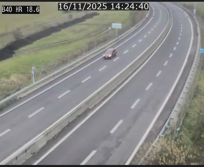 Webcam sur la route de liaison entre Micheville et Esch-Belval à la frontière entre le Luxembourg et la France. Vue orientée vers la Lorraine.