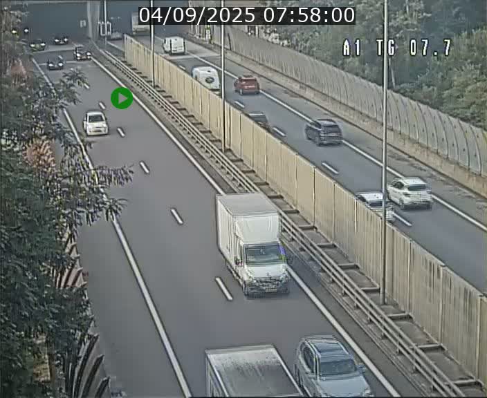 <h2>Traffic live webcam Luxembourg Kirchberg - A1 direction Luxembourg-ville - BK 7.7</h2>