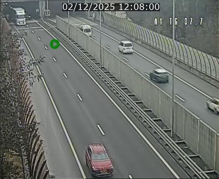 <h2>Traffic live webcam Luxembourg Kirchberg - A1 direction Luxembourg-ville - BK 7.7</h2>