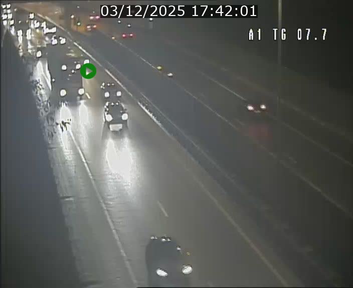 <h2>Traffic live webcam Luxembourg Kirchberg - A1 direction Luxembourg-ville - BK 7.7</h2>