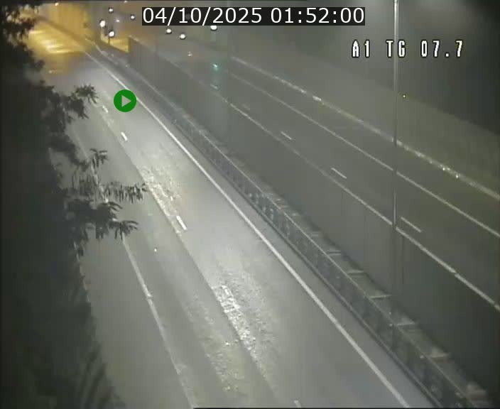 <h2>Traffic live webcam Luxembourg Kirchberg - A1 direction Luxembourg-ville - BK 7.7</h2>