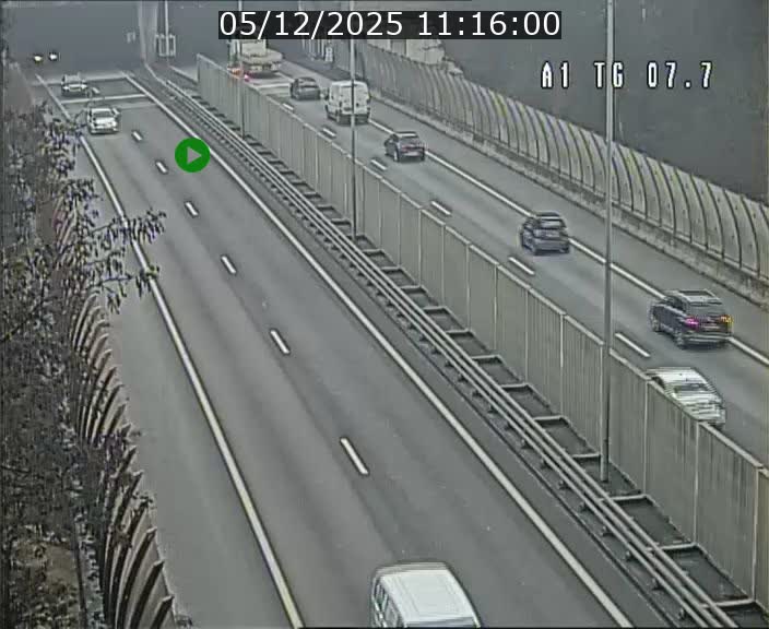 <h2>Traffic live webcam Luxembourg Kirchberg - A1 direction Luxembourg-ville - BK 7.7</h2>
