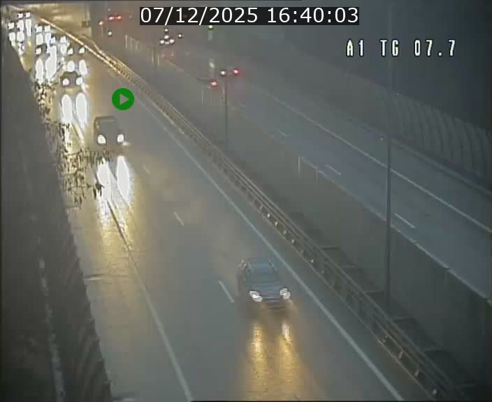 <h2>Traffic live webcam Luxembourg Kirchberg - A1 direction Luxembourg-ville - BK 7.7</h2>