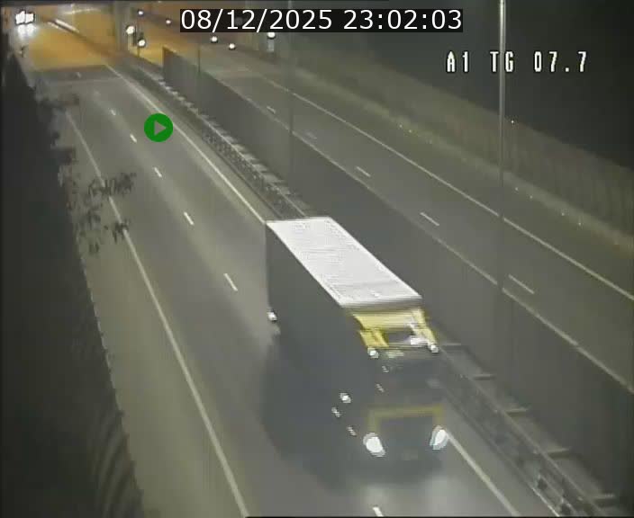 <h2>Traffic live webcam Luxembourg Kirchberg - A1 direction Luxembourg-ville - BK 7.7</h2>