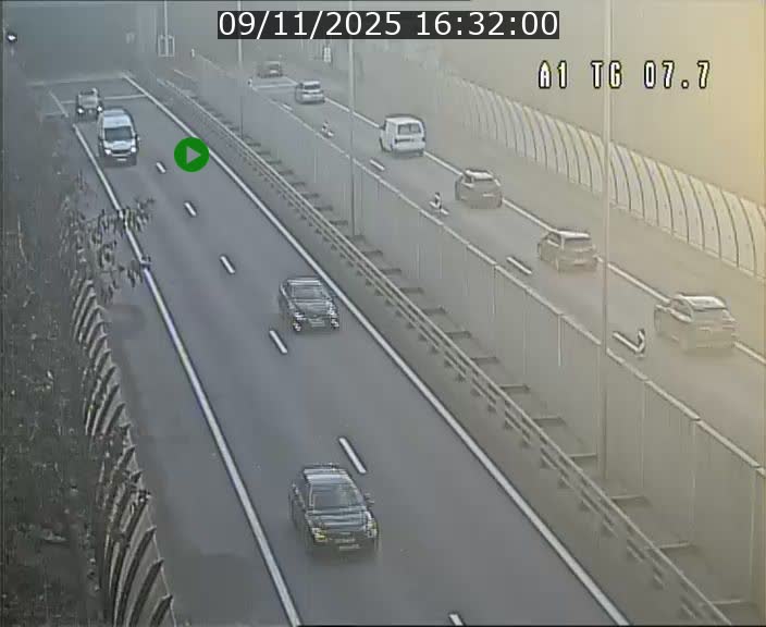 <h2>Traffic live webcam Luxembourg Kirchberg - A1 direction Luxembourg-ville - BK 7.7</h2>