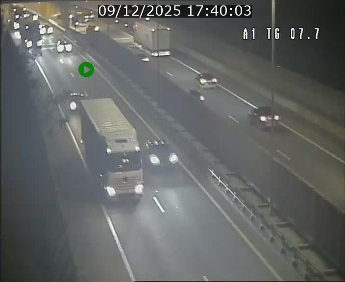 <h2>Traffic live webcam Luxembourg Kirchberg - A1 direction Luxembourg-ville - BK 7.7</h2>