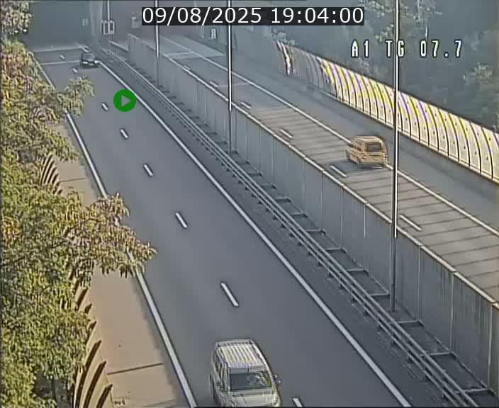 <h2>Traffic live webcam Luxembourg Kirchberg - A1 direction Luxembourg-ville - BK 7.7</h2>