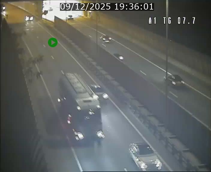 <h2>Traffic live webcam Luxembourg Kirchberg - A1 direction Luxembourg-ville - BK 7.7</h2>