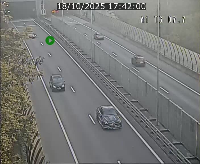 <h2>Traffic live webcam Luxembourg Kirchberg - A1 direction Luxembourg-ville - BK 7.7</h2>