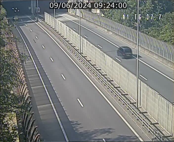 <h2>Traffic live webcam Luxembourg Kirchberg - A1 direction Luxembourg-ville - BK 7.7</h2>