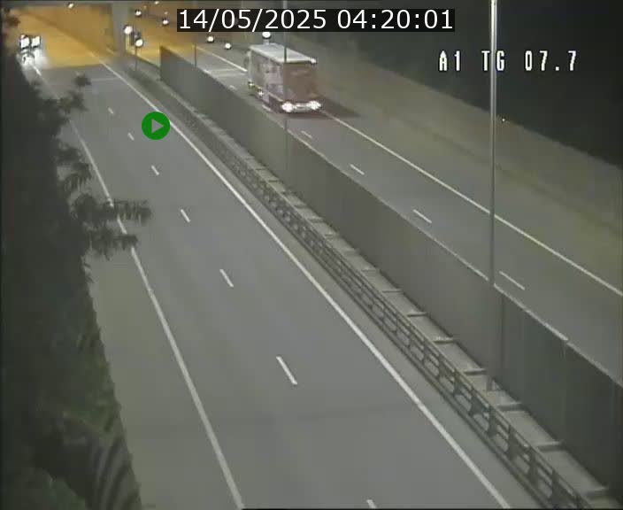 <h2>Traffic live webcam Luxembourg Kirchberg - A1 direction Luxembourg-ville - BK 7.7</h2>
