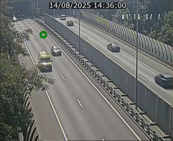 <h2>Traffic live webcam Luxembourg Kirchberg - A1 direction Luxembourg-ville - BK 7.7</h2>