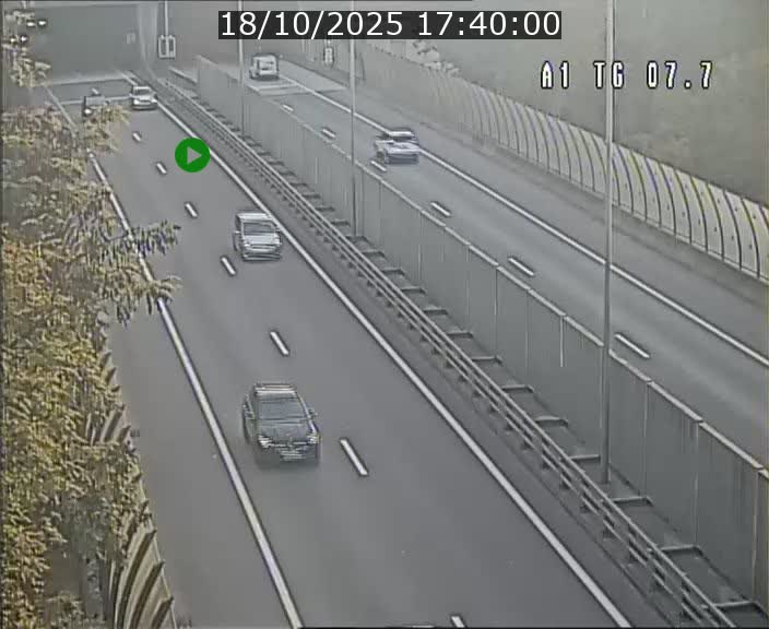 <h2>Traffic live webcam Luxembourg Kirchberg - A1 direction Luxembourg-ville - BK 7.7</h2>