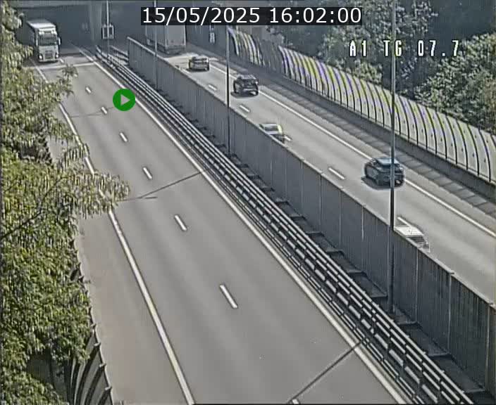 <h2>Traffic live webcam Luxembourg Kirchberg - A1 direction Luxembourg-ville - BK 7.7</h2>