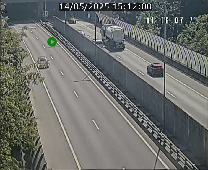 <h2>Traffic live webcam Luxembourg Kirchberg - A1 direction Luxembourg-ville - BK 7.7</h2>