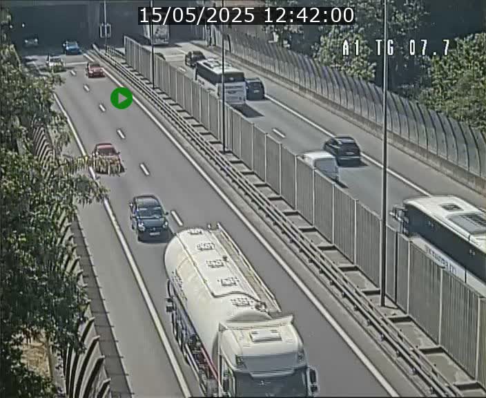 <h2>Traffic live webcam Luxembourg Kirchberg - A1 direction Luxembourg-ville - BK 7.7</h2>