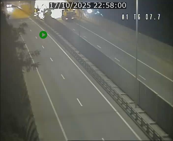 <h2>Traffic live webcam Luxembourg Kirchberg - A1 direction Luxembourg-ville - BK 7.7</h2>