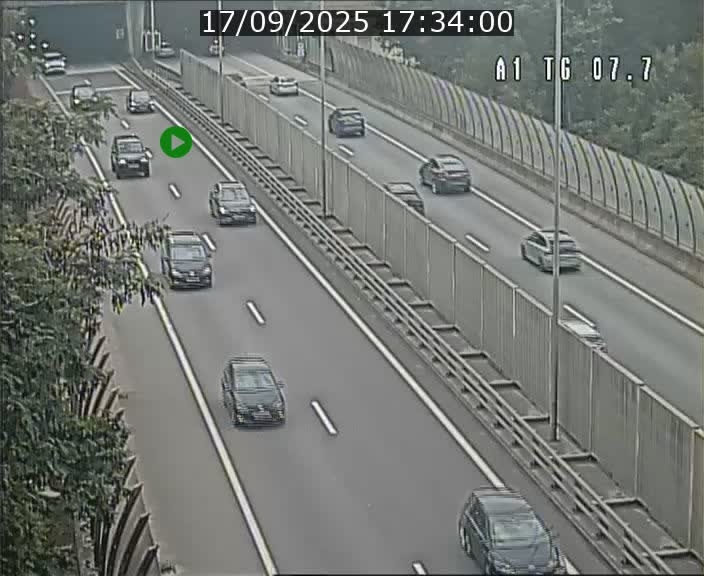 <h2>Traffic live webcam Luxembourg Kirchberg - A1 direction Luxembourg-ville - BK 7.7</h2>