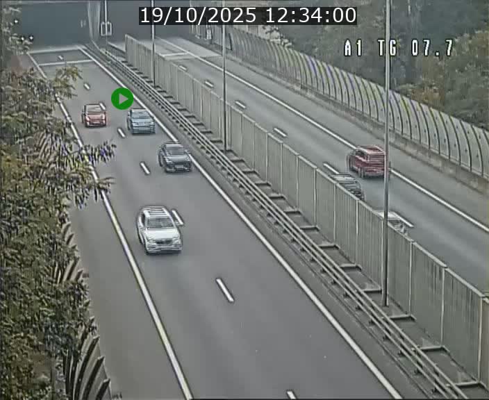 <h2>Traffic live webcam Luxembourg Kirchberg - A1 direction Luxembourg-ville - BK 7.7</h2>