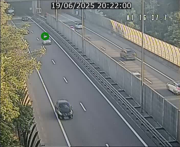 <h2>Traffic live webcam Luxembourg Kirchberg - A1 direction Luxembourg-ville - BK 7.7</h2>