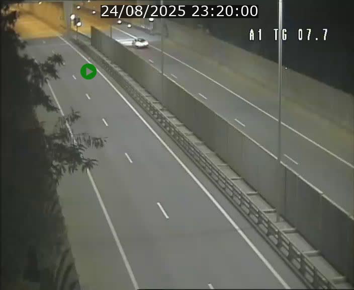 <h2>Traffic live webcam Luxembourg Kirchberg - A1 direction Luxembourg-ville - BK 7.7</h2>