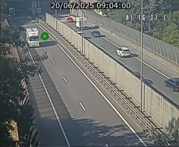 <h2>Traffic live webcam Luxembourg Kirchberg - A1 direction Luxembourg-ville - BK 7.7</h2>