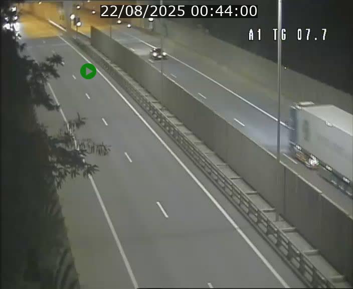 <h2>Traffic live webcam Luxembourg Kirchberg - A1 direction Luxembourg-ville - BK 7.7</h2>