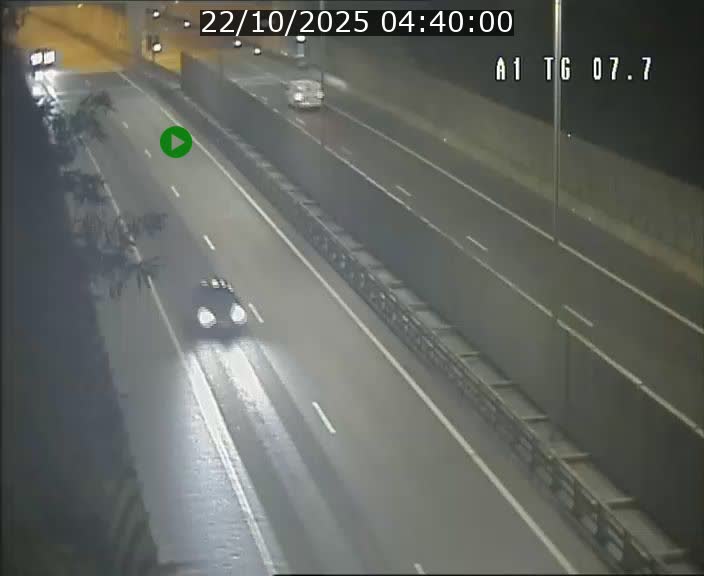 <h2>Traffic live webcam Luxembourg Kirchberg - A1 direction Luxembourg-ville - BK 7.7</h2>